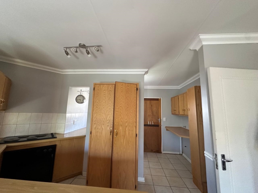 To Let 3 Bedroom Property for Rent in Groenvlei Sh Free State